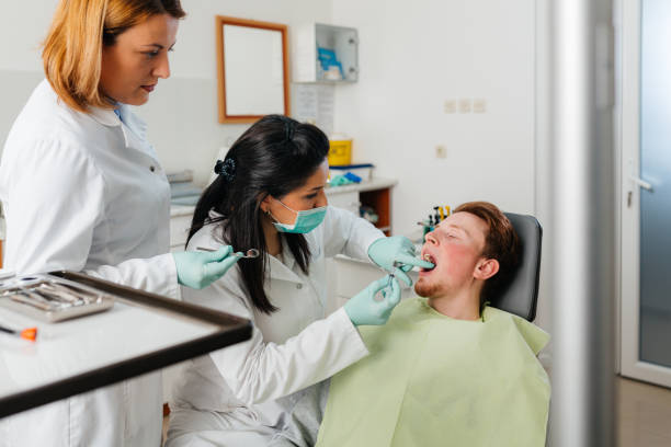 Best Emergency Tooth Extraction in Wfield, IN